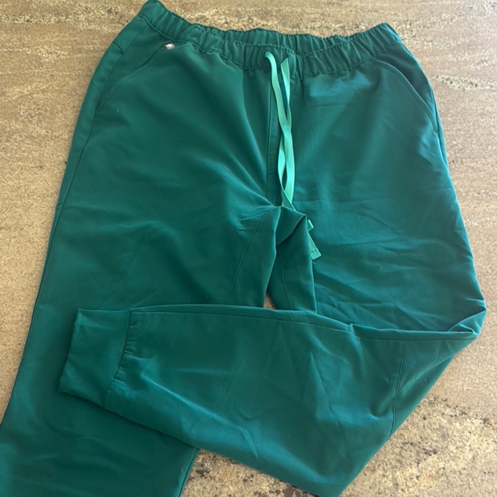 limited edition hunter green Men's FIGS Pants